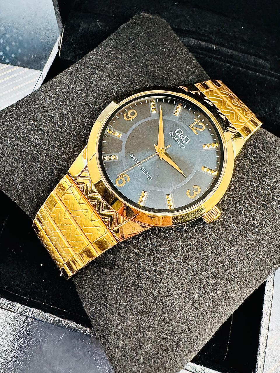 RELOJ Q&Q